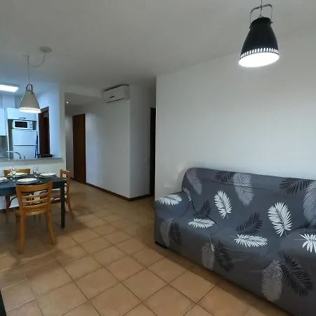 Apartment Con Jardin Privado Cerca De La Playa!